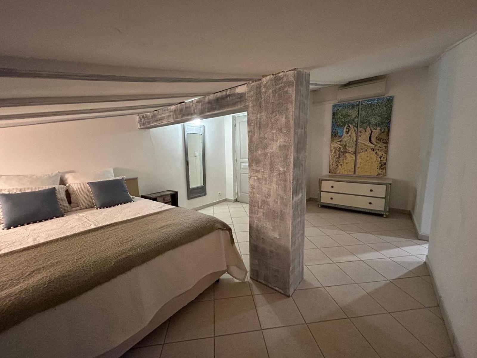 Residence Gabrielle Le Cannet Des Maures Esterno foto