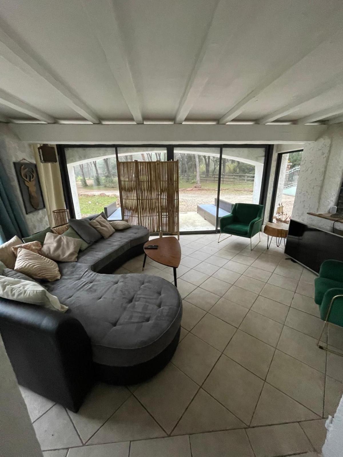 Residence Gabrielle Le Cannet Des Maures Esterno foto