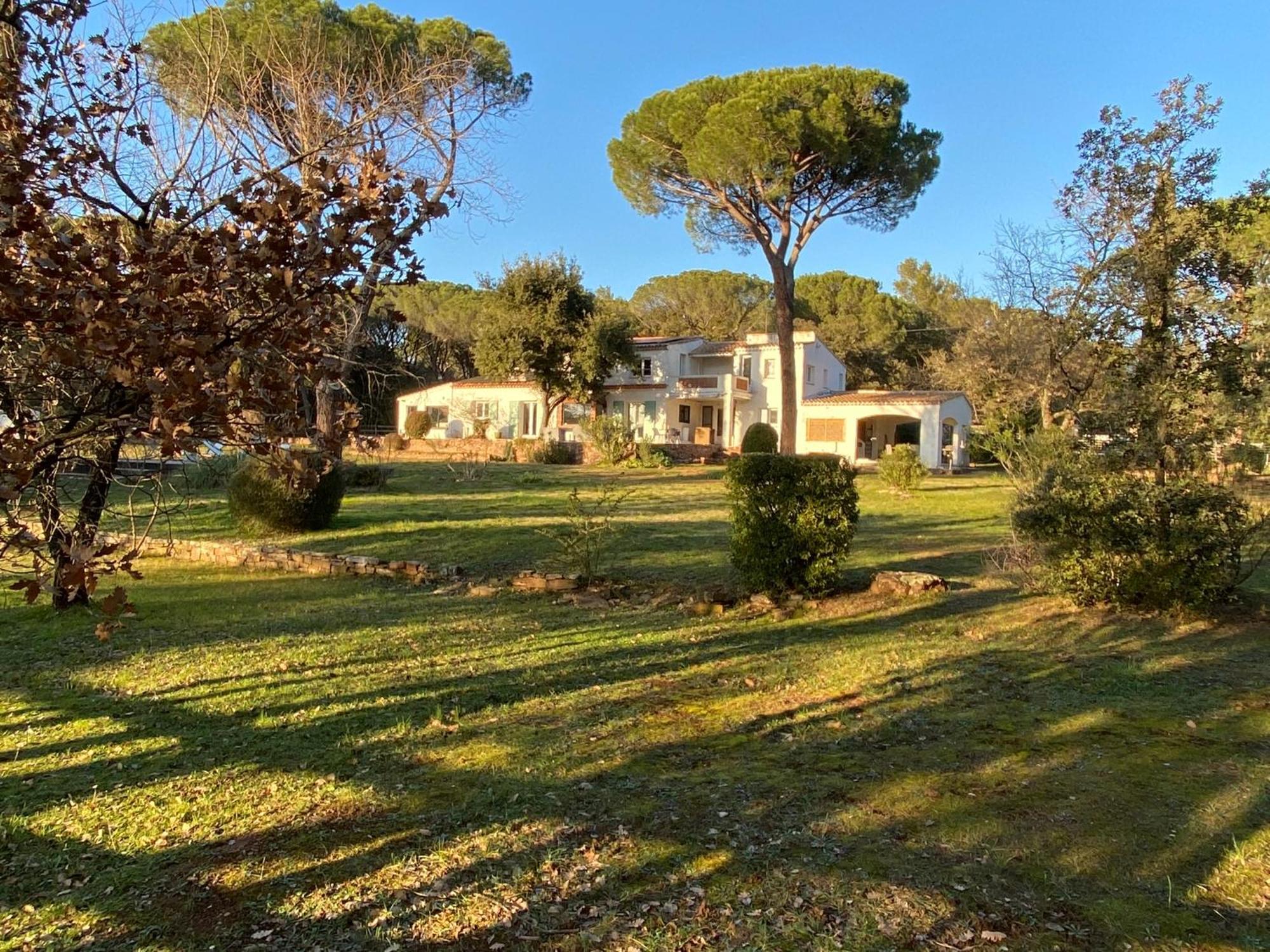 Residence Gabrielle Le Cannet Des Maures Esterno foto